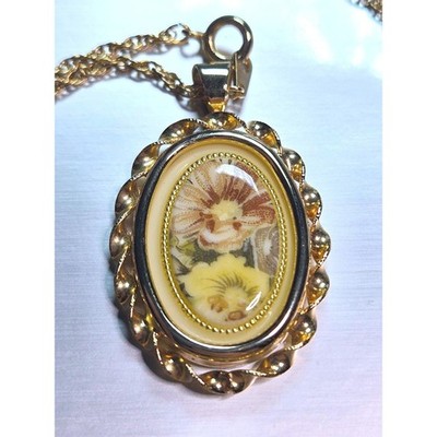 Vintage Floral Cabochon Pendant Necklace Gold Tone Rope Chain 18" Botanical